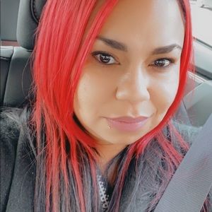 Meet your Posher, Monique